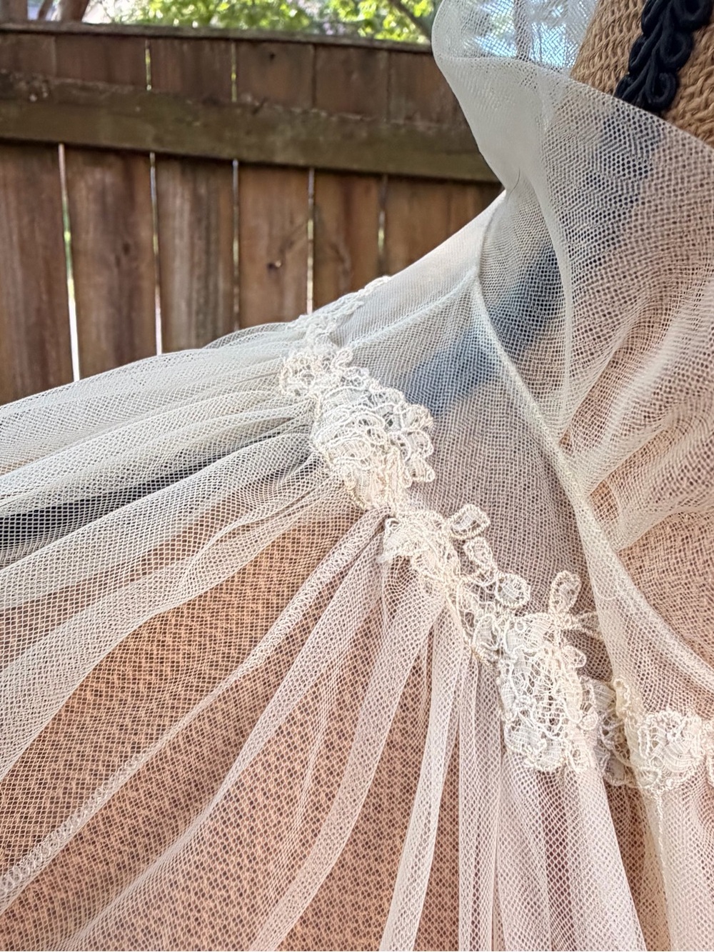 Vintage 1950s Sheer Long Ivory Tulle Robe with Billowy Sleeves - Picture 4 of 13